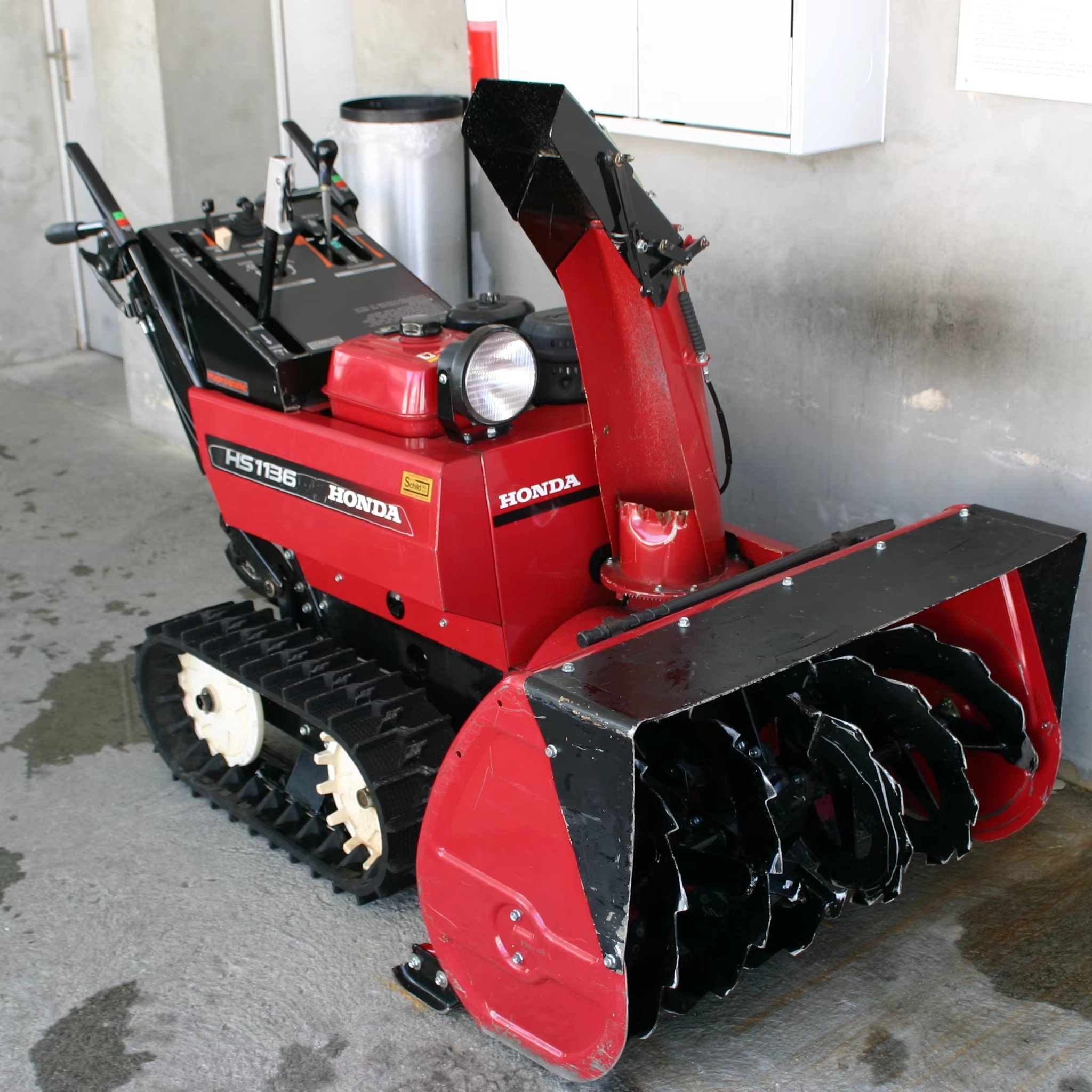 Original Snowblower Snow Blower Machine Kubota Model Mini Hot air Snow Blower Available for Sale